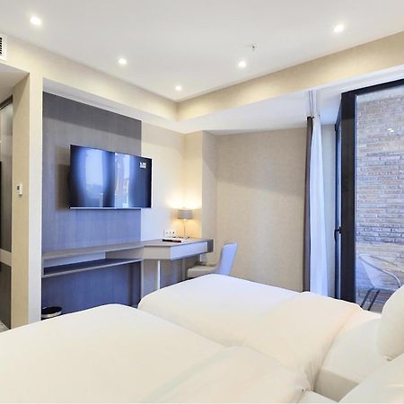 Griffin Hotel Тбілісі Екстер'єр фото