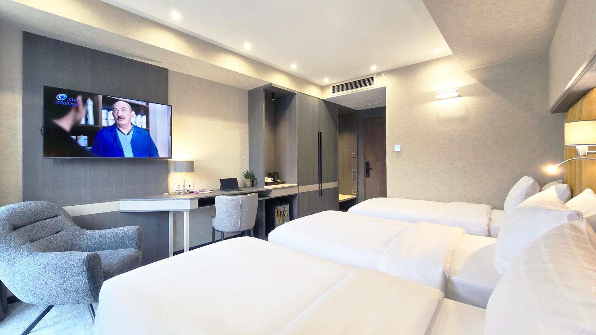 Griffin Hotel Тбілісі Екстер'єр фото
