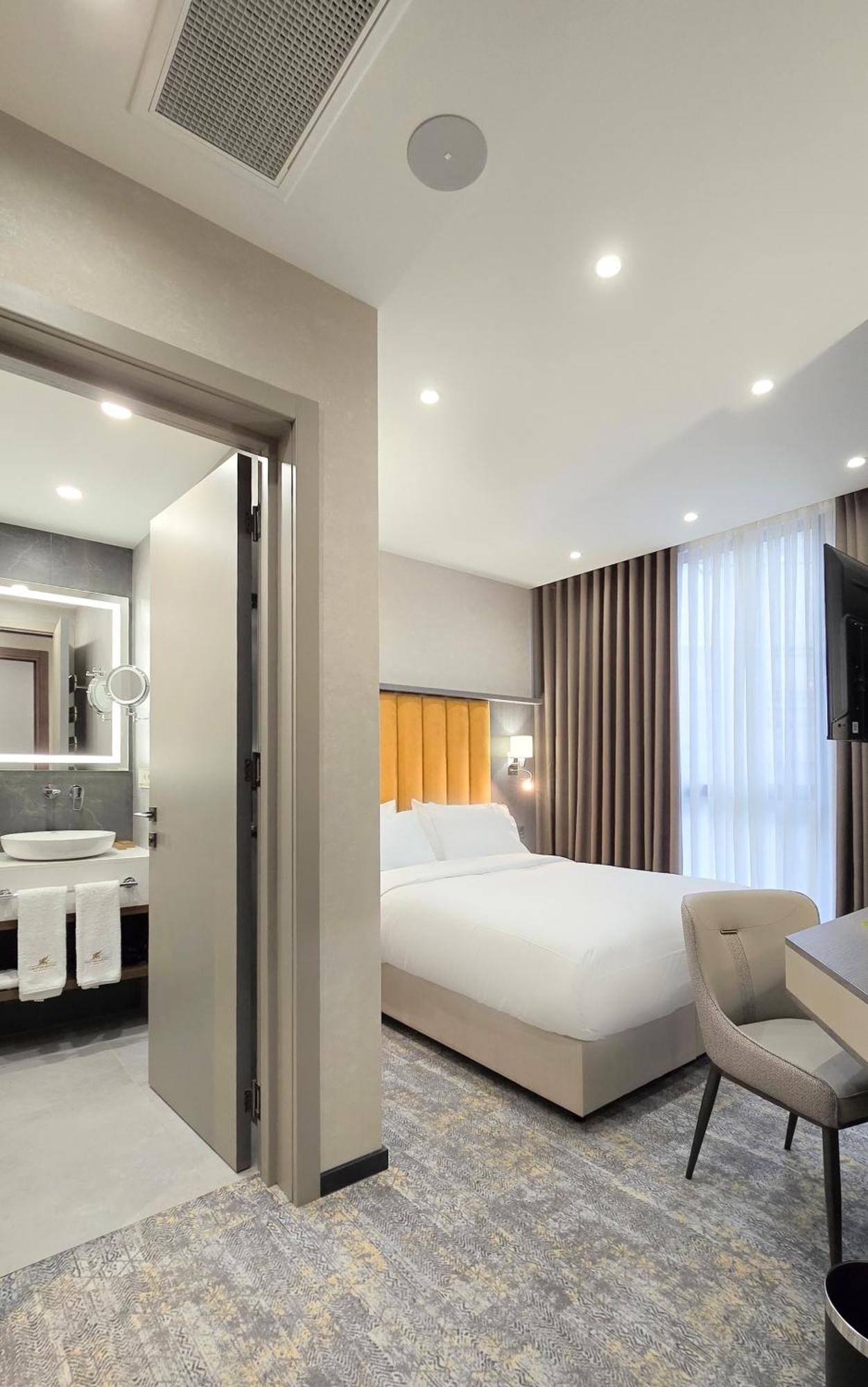 Griffin Hotel Тбілісі Екстер'єр фото