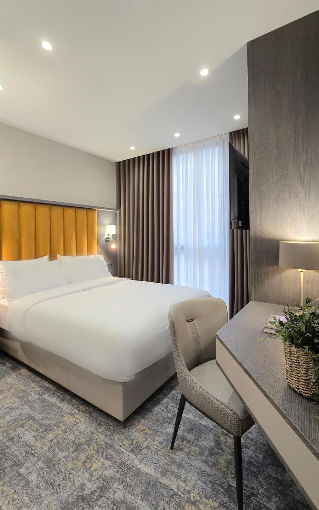 Griffin Hotel Тбілісі Екстер'єр фото