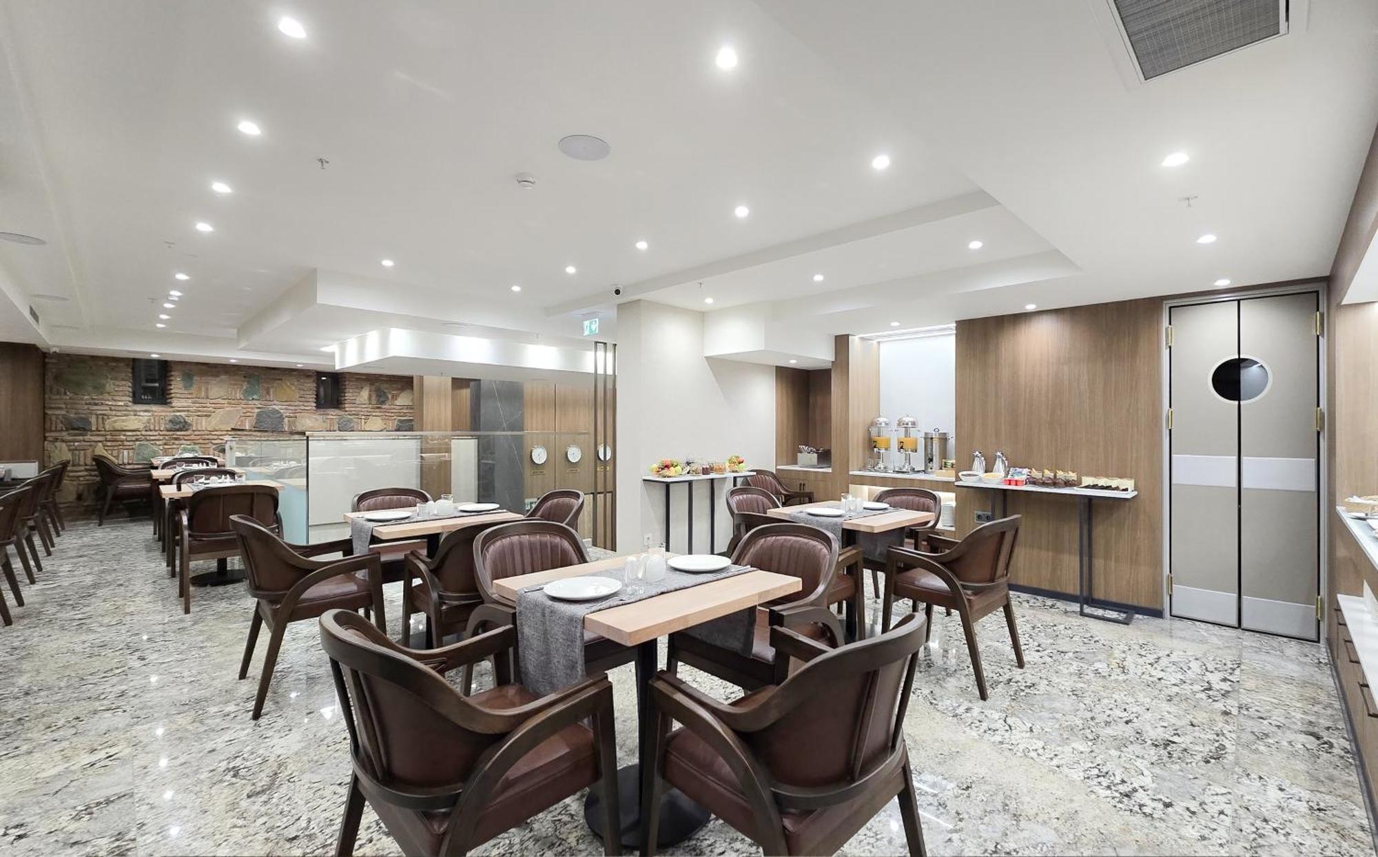 Griffin Hotel Тбілісі Екстер'єр фото