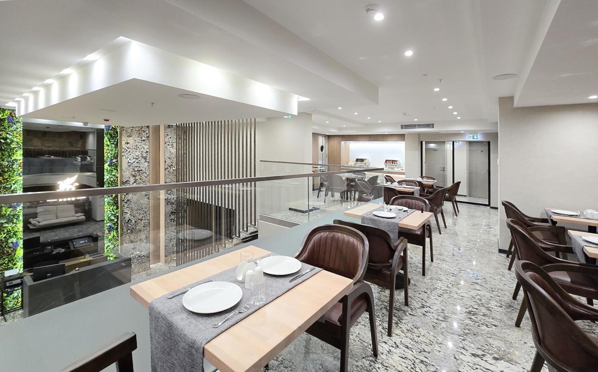 Griffin Hotel Тбілісі Екстер'єр фото