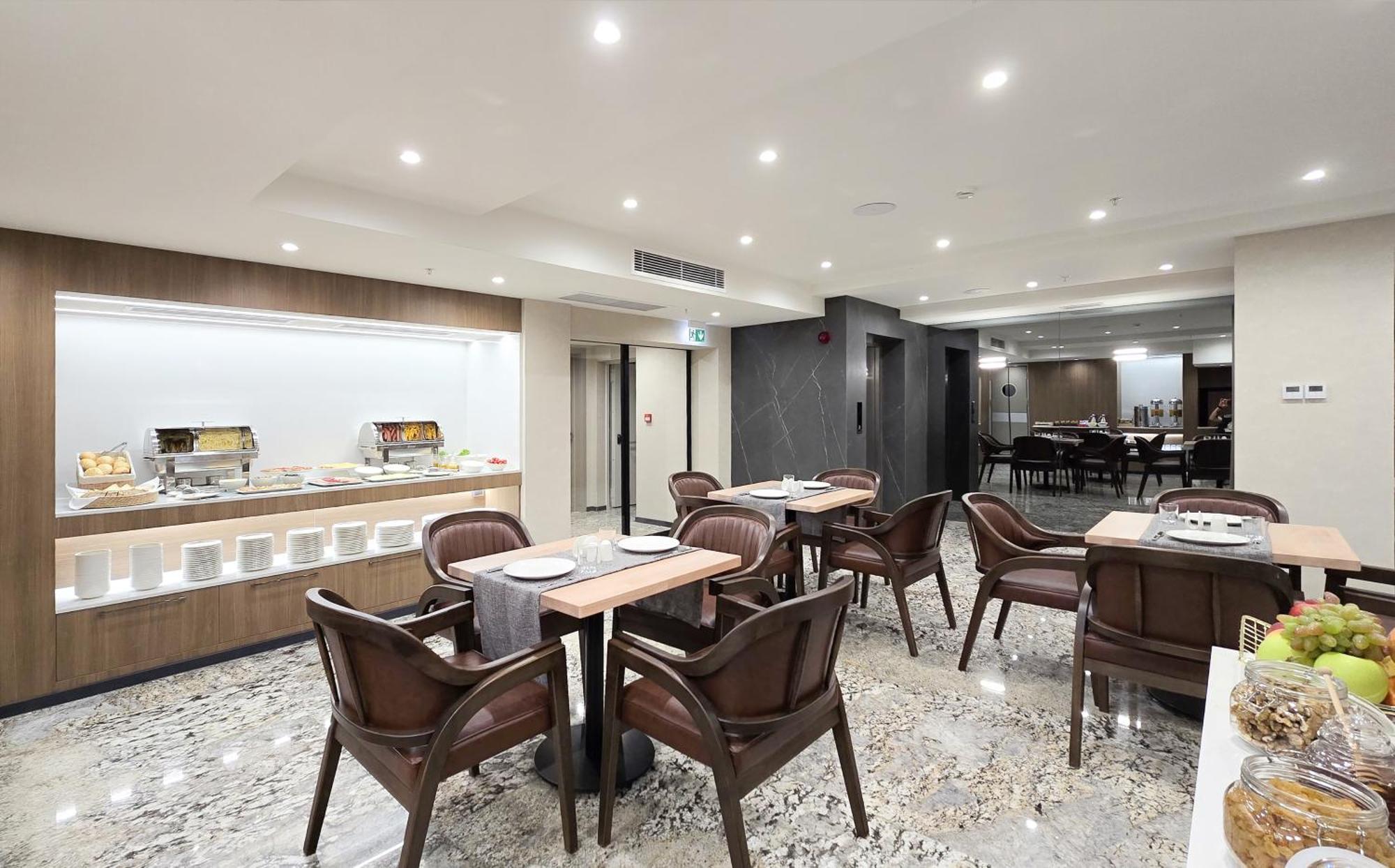 Griffin Hotel Тбілісі Екстер'єр фото