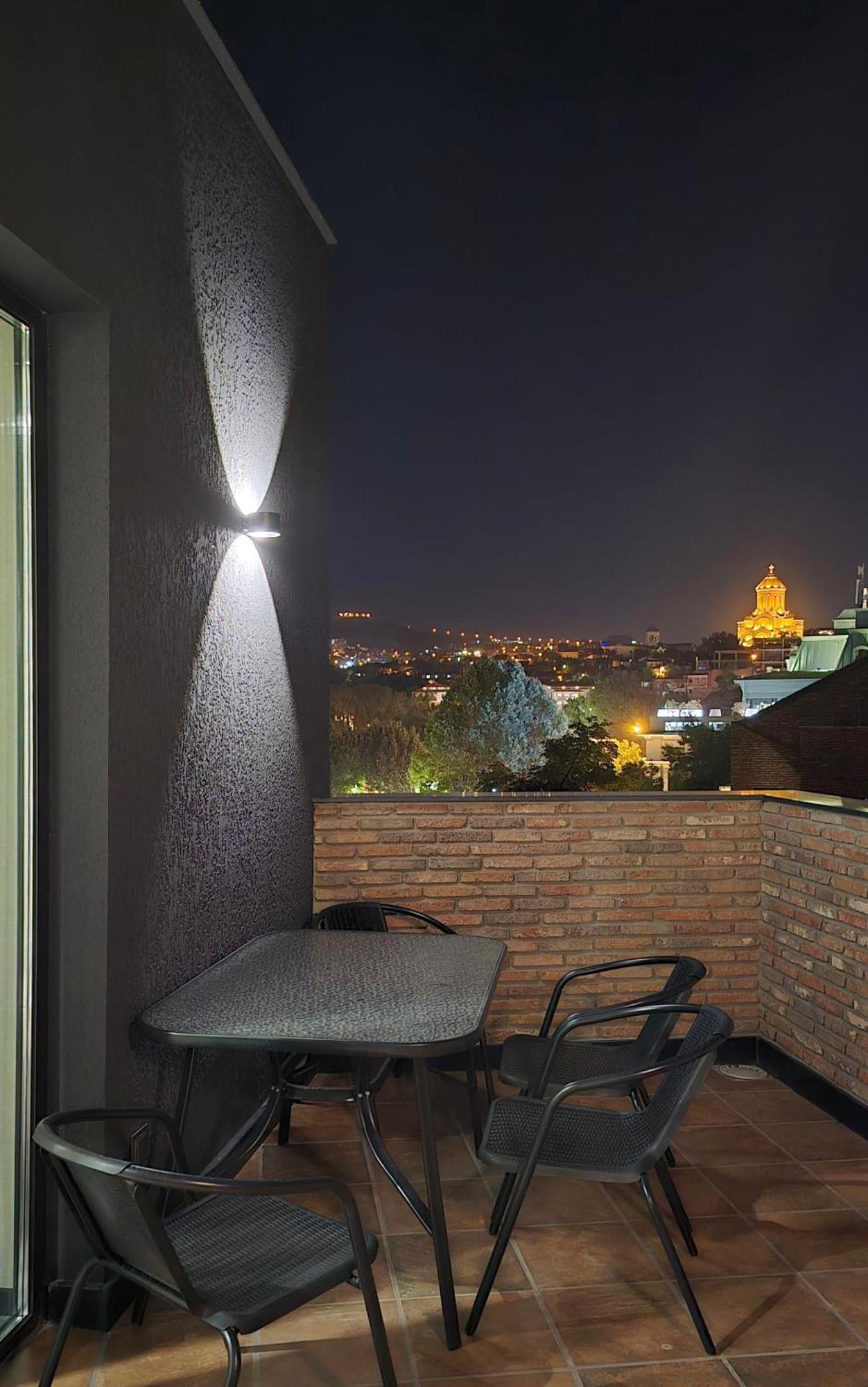 Griffin Hotel Тбілісі Екстер'єр фото